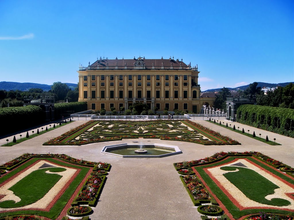 Schloß Schönbrunn - Crown Prince Rudolf Garden by Luca Messina