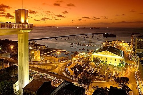 Elevador Lacerda - Salvador/Bahia - Brazil by Nilson Moura