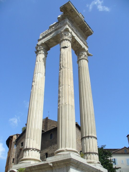 Roma - Tempio di Apollo Sosiano by jeffwarder