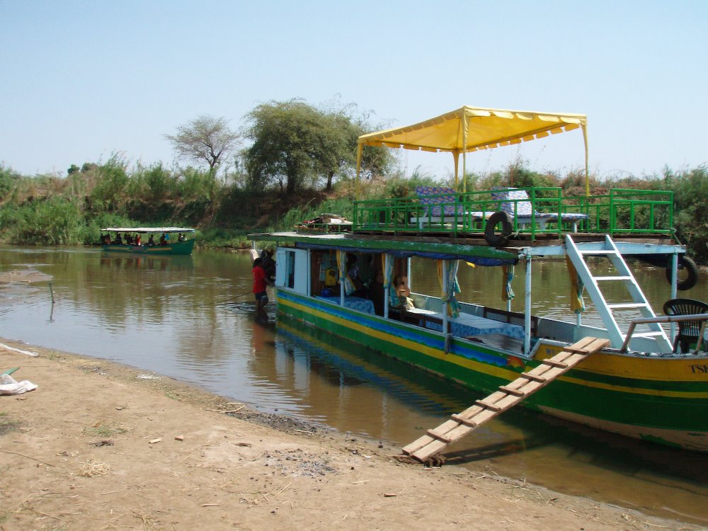 Starting point for Tsiribihina River boat trips by David Thyberg