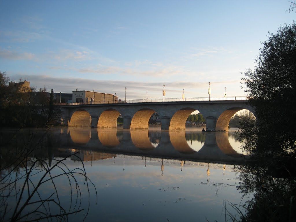 Pont sur la Creuse, au BLANC (Indre). by JOJO 4 9