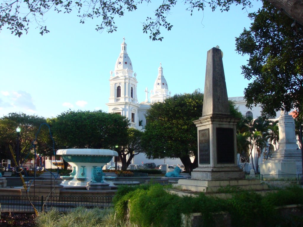 Plaza de las Delicias - Ponce, Puerto Rico by Francisco J. Hernánd…