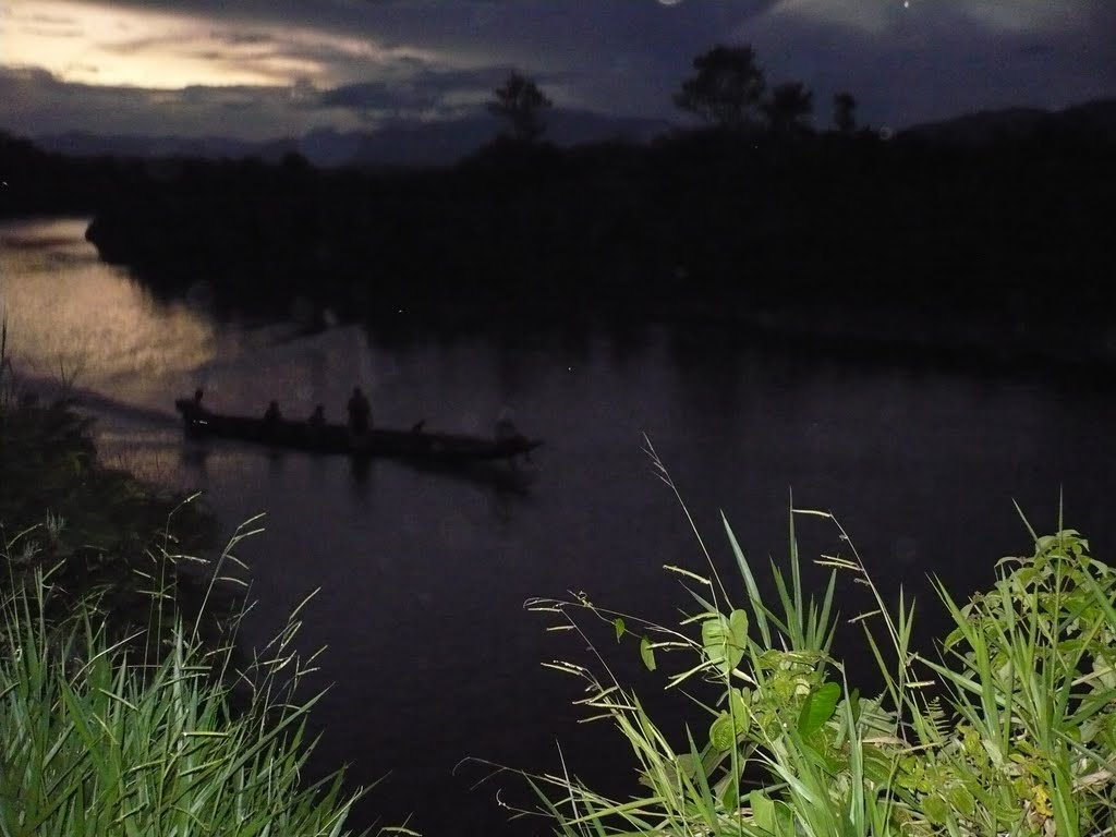 Atardecer Puerto Guzman Putumayo by miltonetr@gmail.com