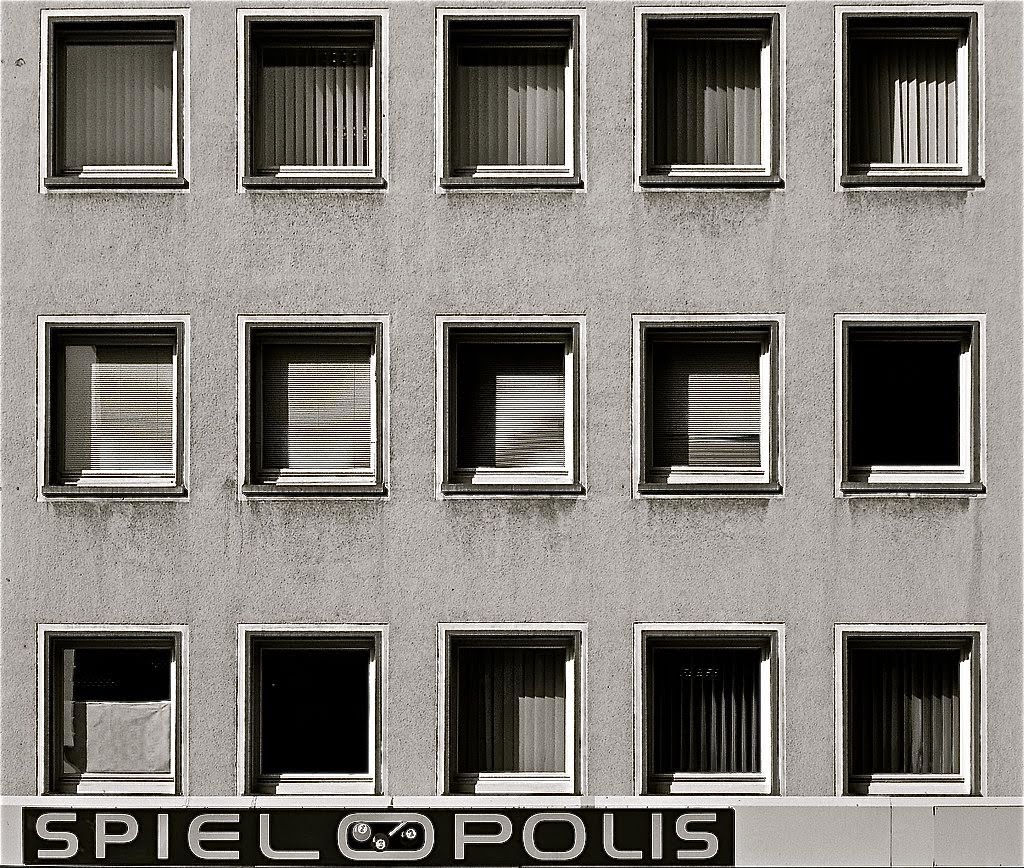 Frankfurt am Main, Fassade, Eschersheimer Landstraße by Blaustich