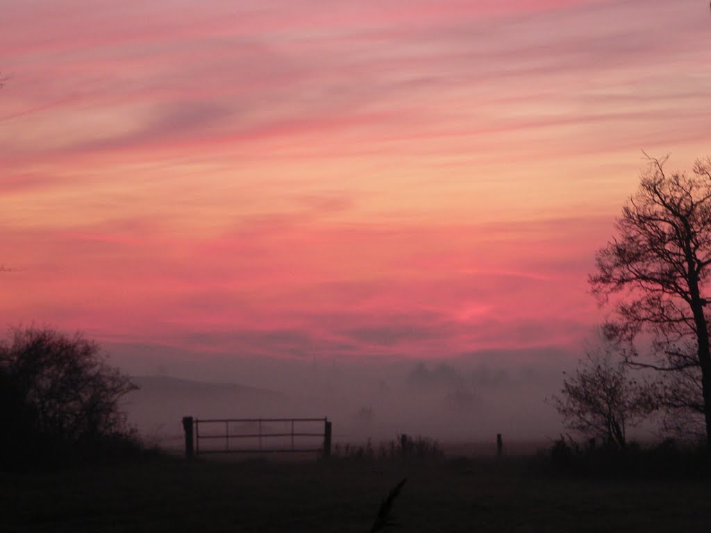 Himmel in Flammen 5 by Ralph Menge