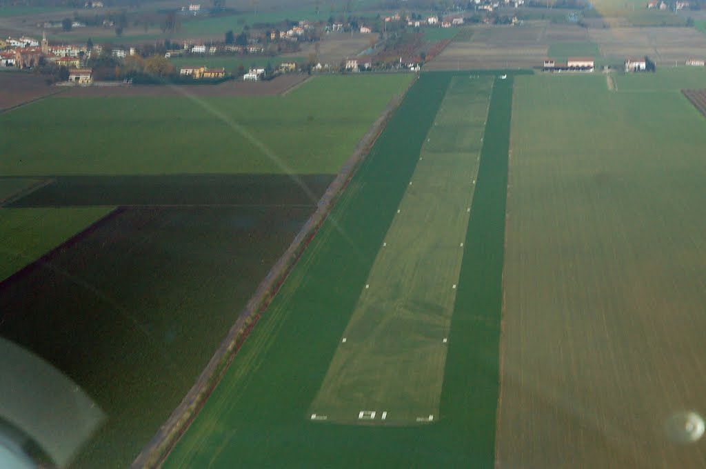 Aviosuperficie "Dominio di Bagnoli" by Luigi I-MOLA