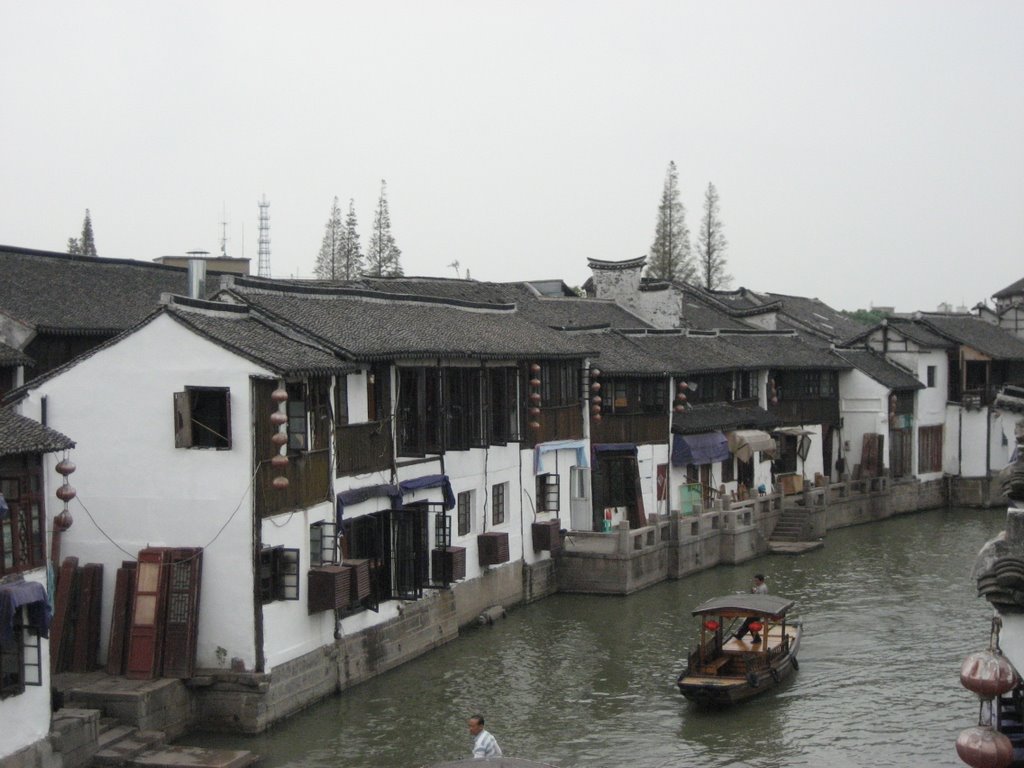 Boats on the river at Zhu Jia Jiao by Brian Mooney