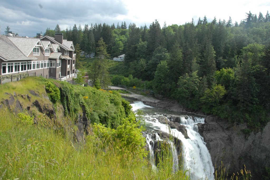 Snoqualmie Falls by Paul van Zuijlen