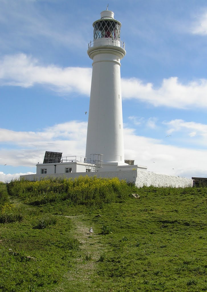 Flat Holm Lighthouse by rusty44