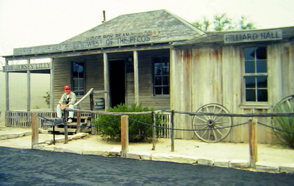 Langtry, TX, Judge Roy Bean Saloon, feb, 1995 by Tom Dudones