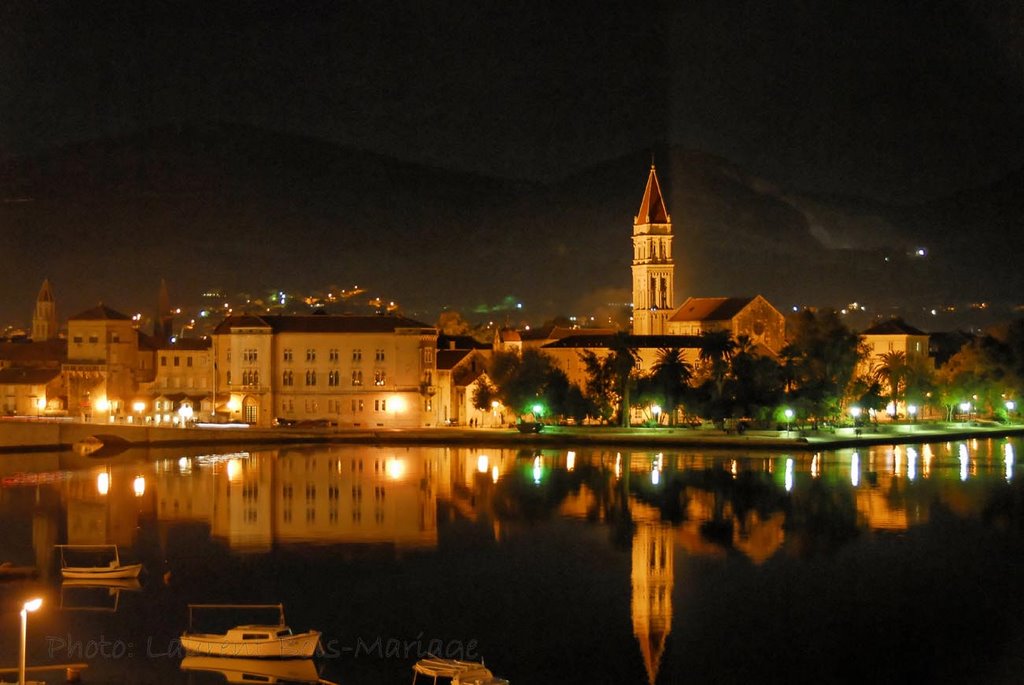 Trogir by night by Laurent Bois-Mariage