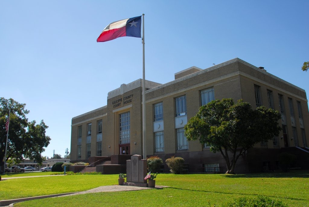 Gillespie County courthouse by DavesFotowerks