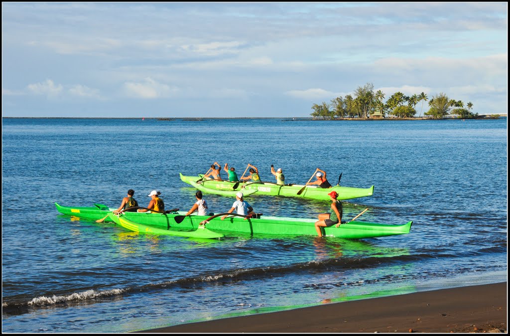 Hawaiian canoes by Jordi Cruells Ros