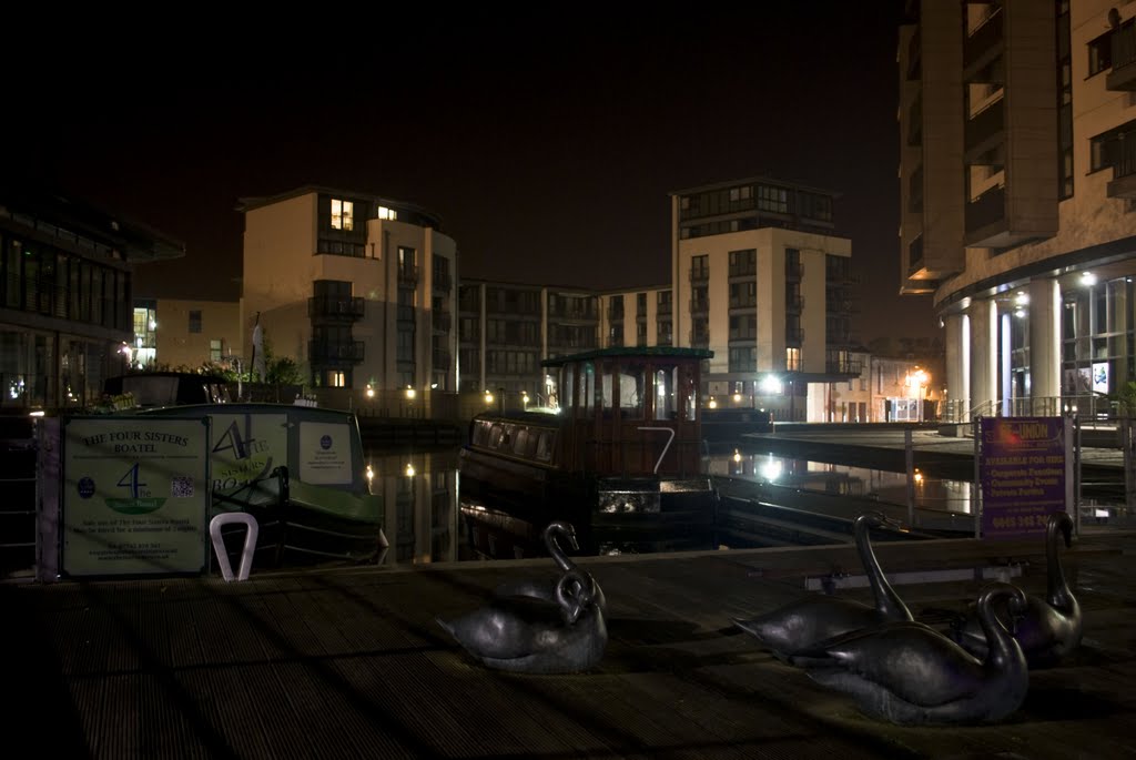 Edinburgh, along the Union Canal by Maciej Szester