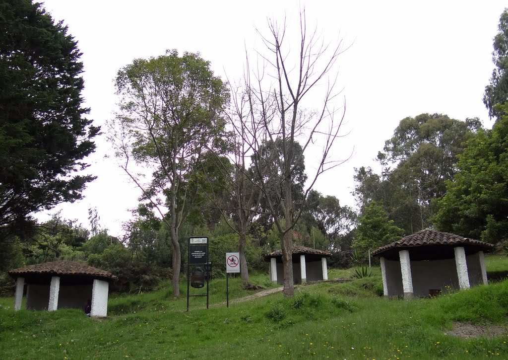 Cercado de los Zipas. Parque. by Alejandro Tibaquira