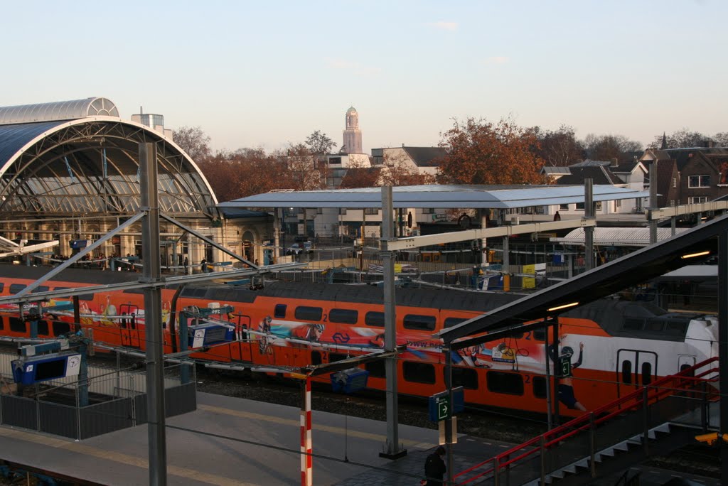 CK Pepermolen vanaf Station, Zwolle. by Carl030nl