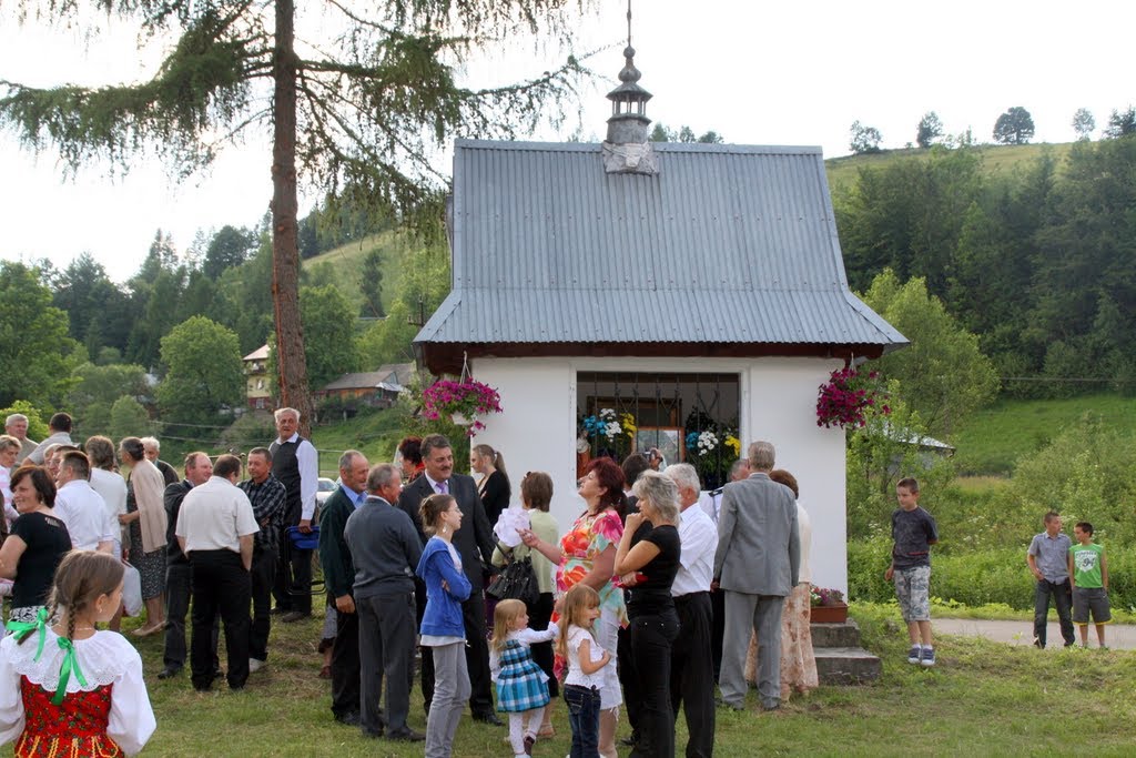 Kapliczka w Lubomierzu - Rzekach, 12.06.2011 r. by Roman Szuszkiewicz