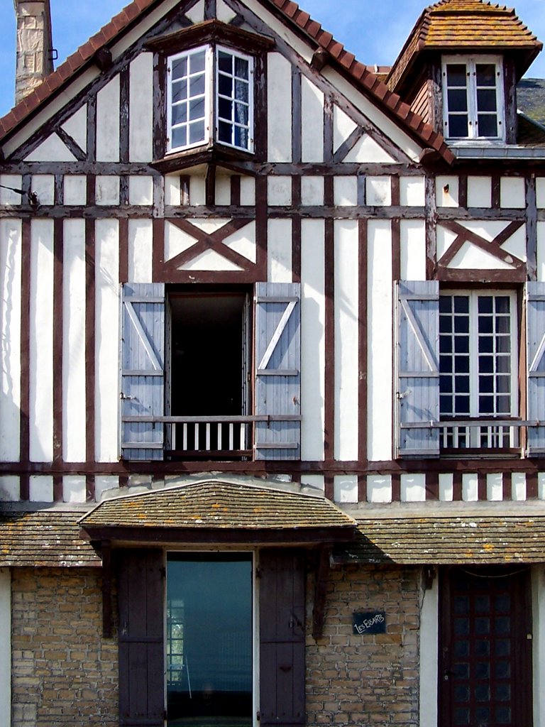 Luc-sur-mer, façade by C.Seguin