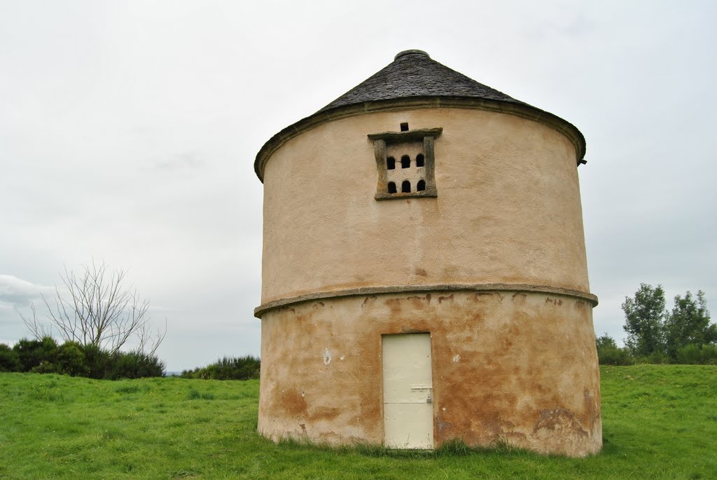 Boath Doocot - Scotland by diego_cue