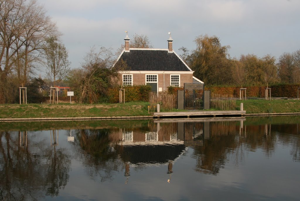 CK Gebouw Joodse Begraafplaats, Ouderkerk aan de Amstel. by Carl030nl