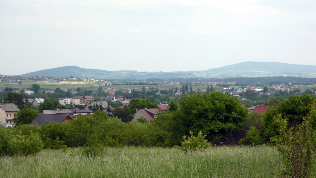 Widok na Radostową i Łysicę z Zagórza by Mikrus_CK