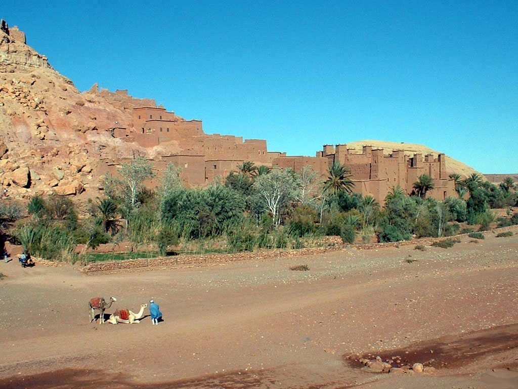 Maroc, la Kasbah où le Ksar de Aït Ben Haddou, le Ksar le mot ksar est emprunté à l'arabe qasr ( « château »,« village fortifié » ) by Roger-11