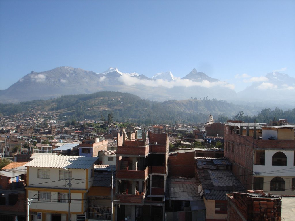 Huaraz Nevado by Eder Lavado