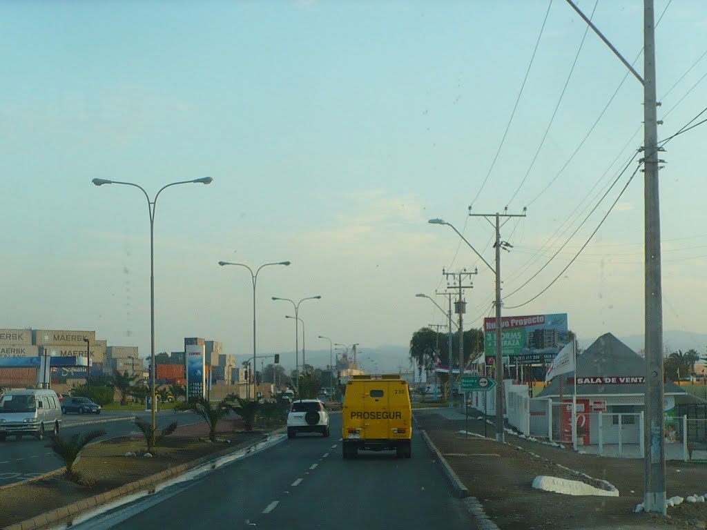 Avenida Santiago Arata Gandolfo by Challenger Australis