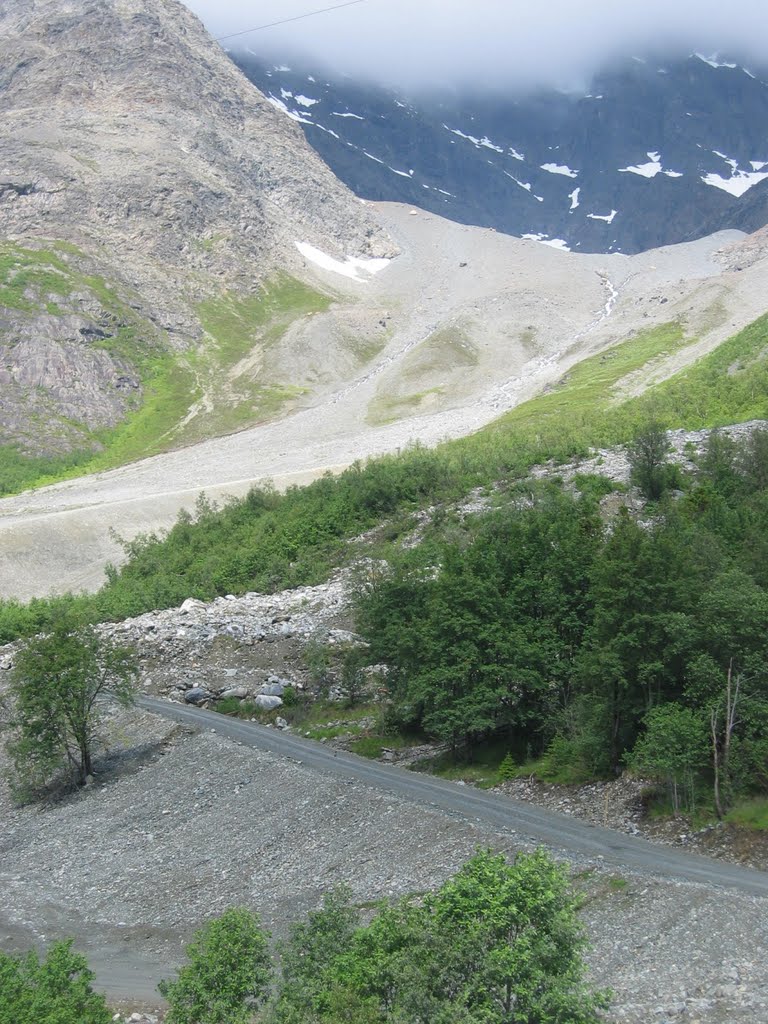 Rasvifte ved Kjosen, Lyngen by olavfin