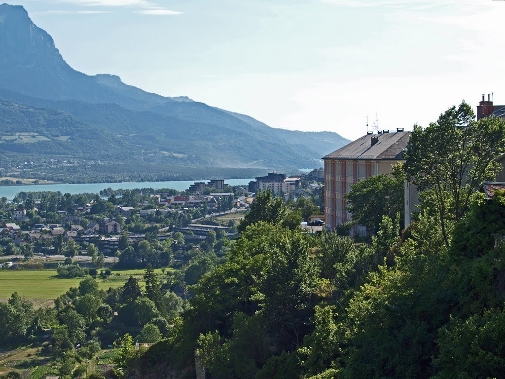 Zicht vanuit Embrun by Wim Constant