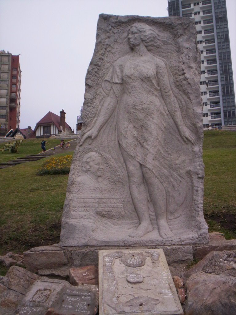 Monumento a Alfonsina Storni by Sandymar