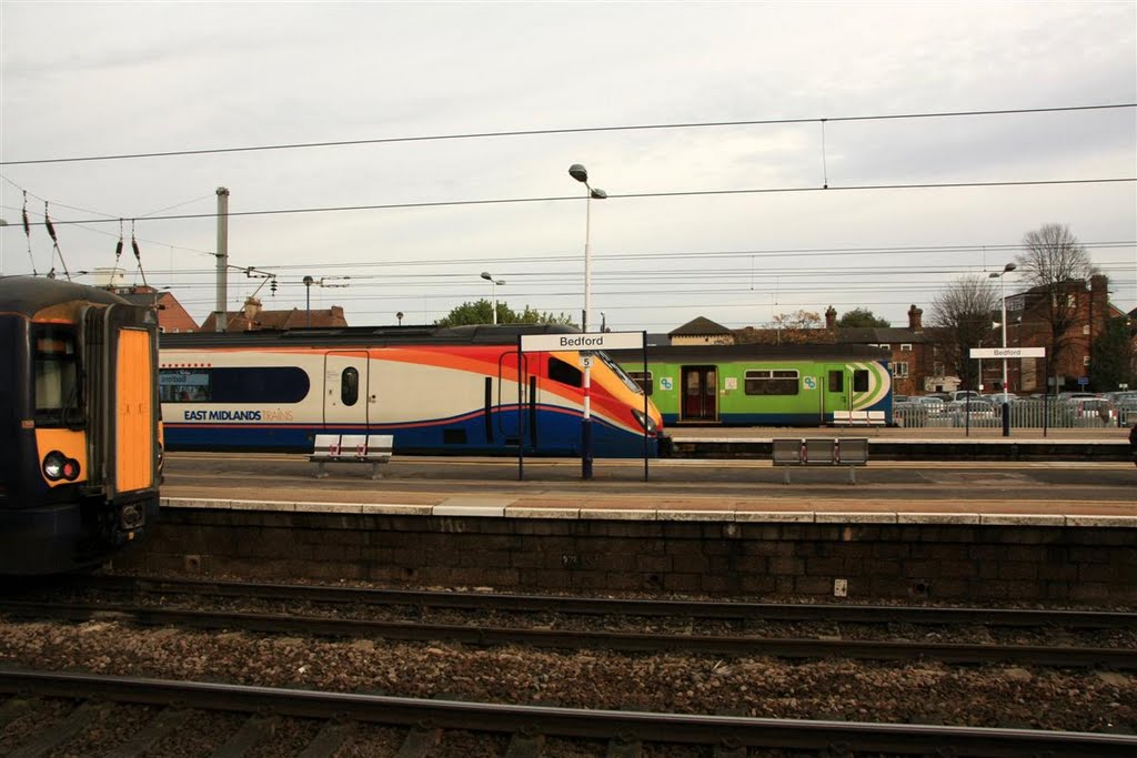 Bedford Railway Station Very Busy by Tony Oldfield