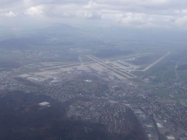 001 Flughafen Zürich Kloten by Daniel Meyer