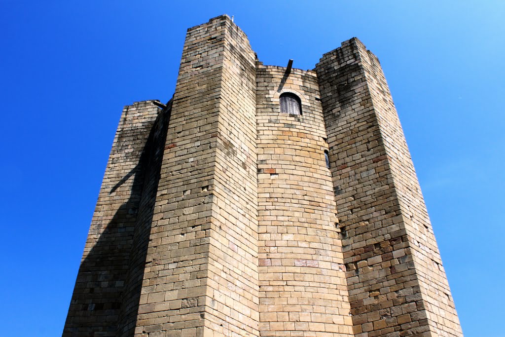 Conigsbrough Castle by Zbik