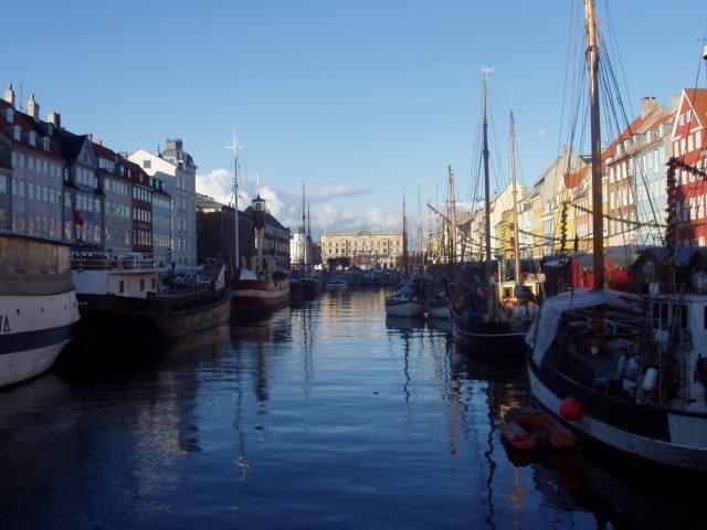 031 Stichkanal von Nyhavn, Kongens Nytorv by Daniel Meyer