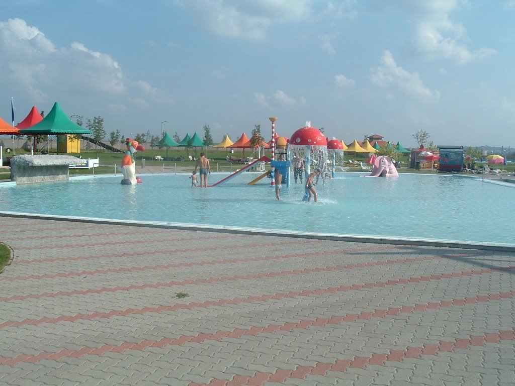 Aquapark gyerek medence by borbandi