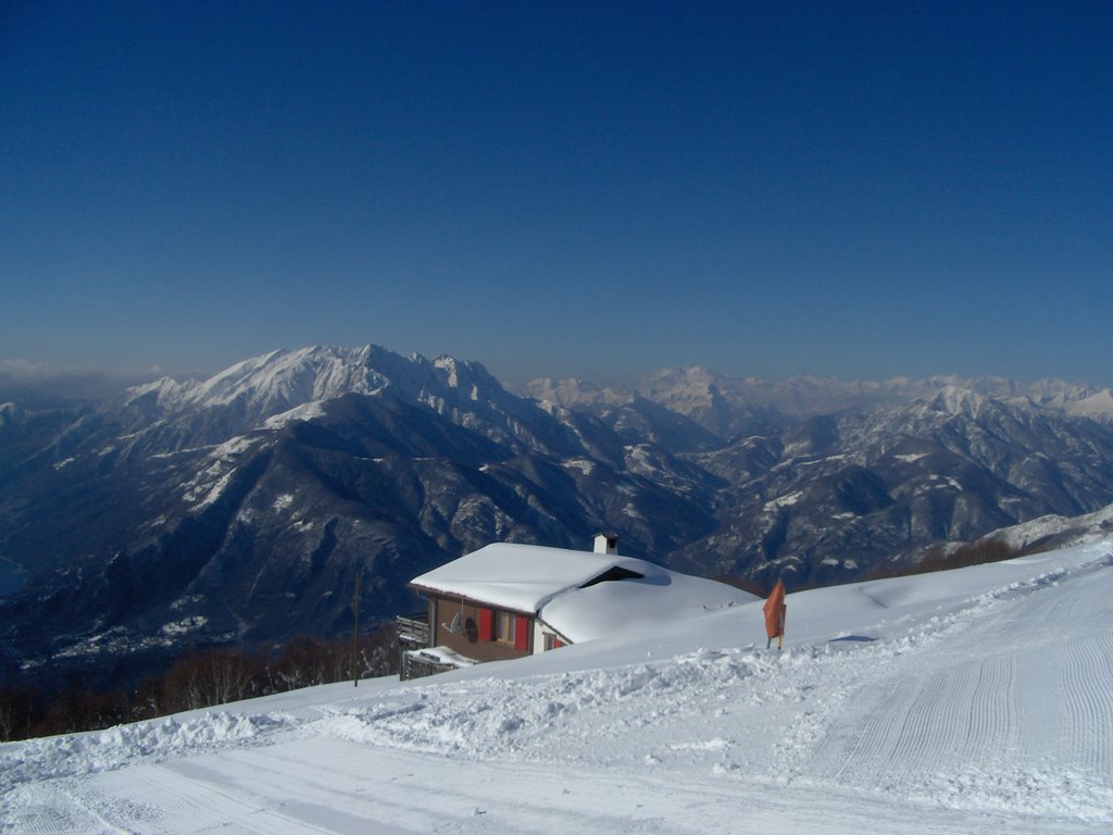 View to swiss alps in winter by hb9efk