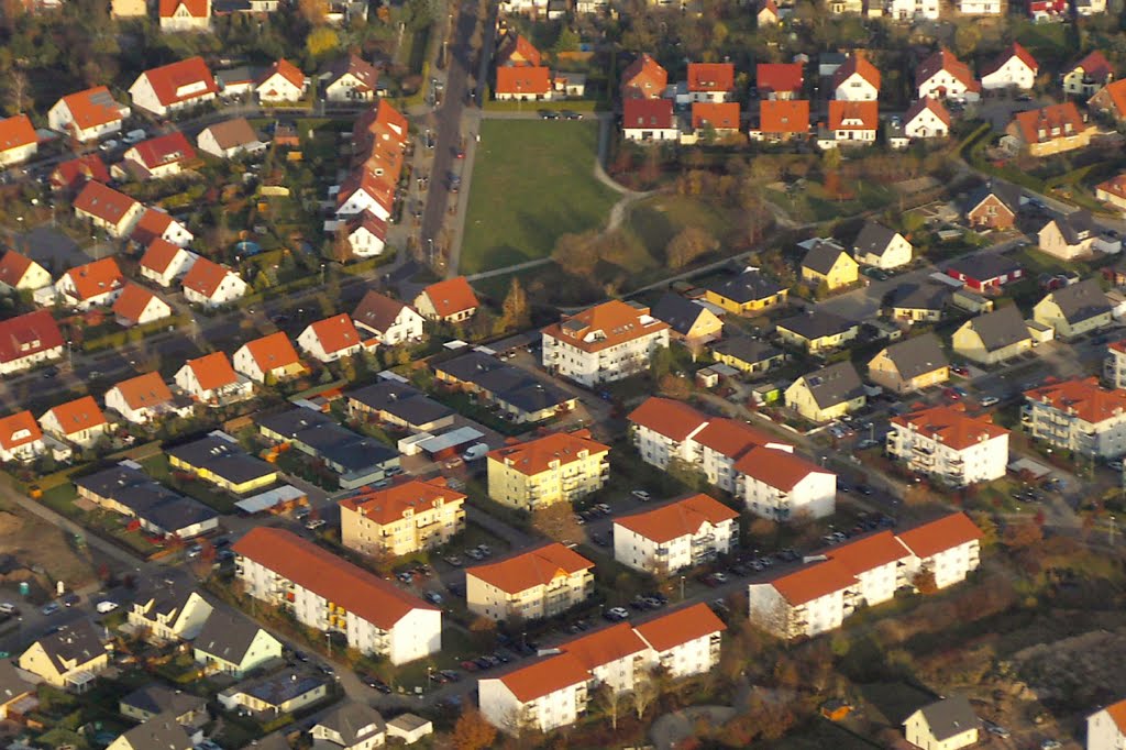 Im Birnengarten sind fast alle Plätze bebaut; Luftbild 2011 by K. Fischer