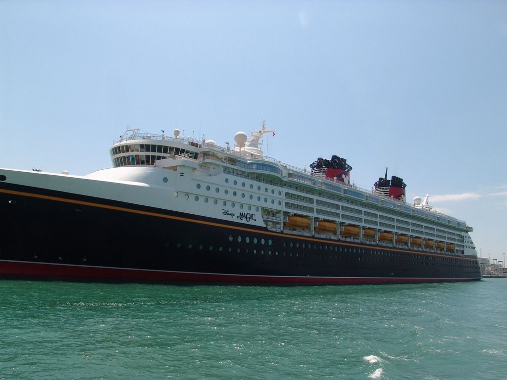 Disney Magic, Juin 2007 by niklas-bayrle.com