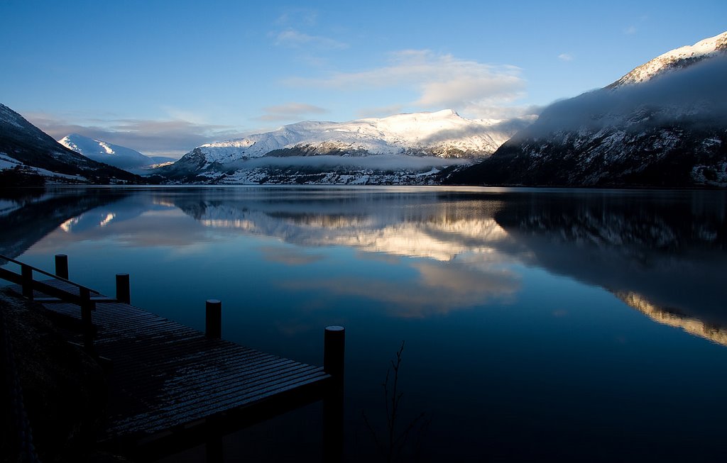 Jølstravatnet - photo taken from Astruptunet - December 2007 - tunliweb.no by S.M Tunli - tunliweb.no