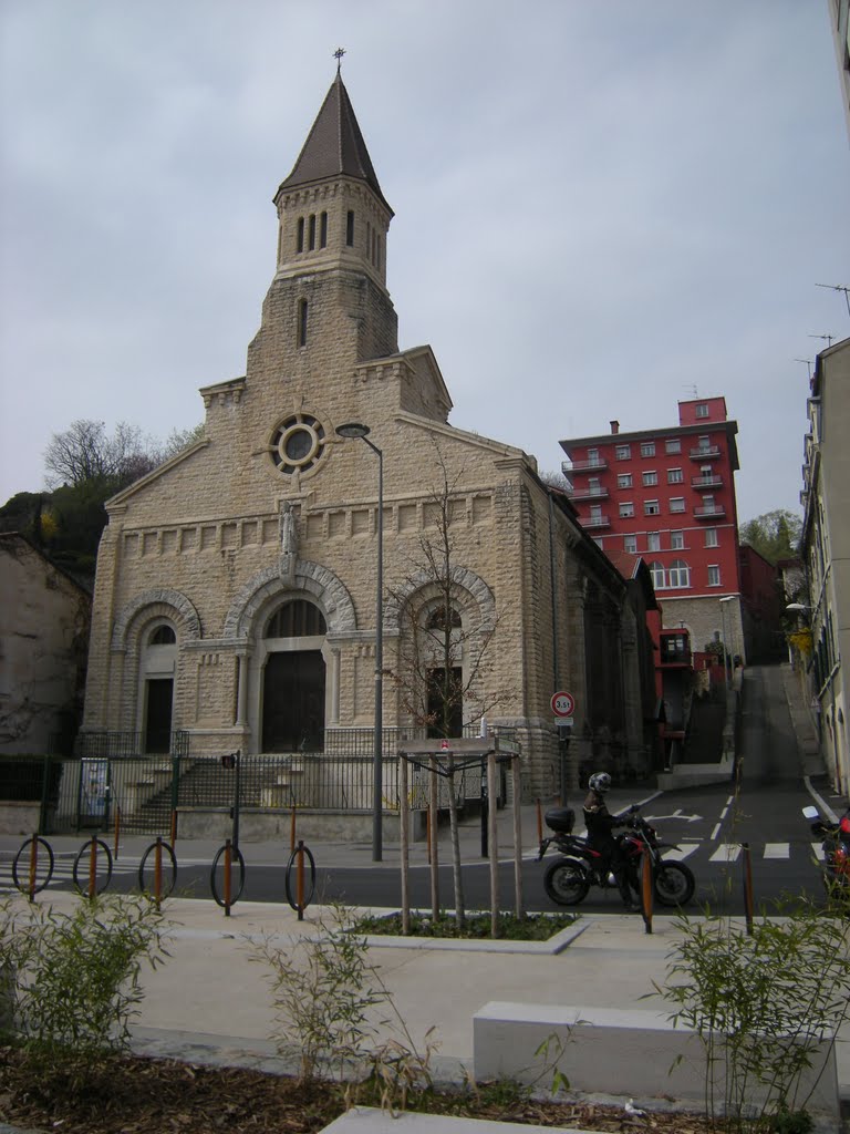 Caluire - quartier de Saint Clair église by Marc Lacelle