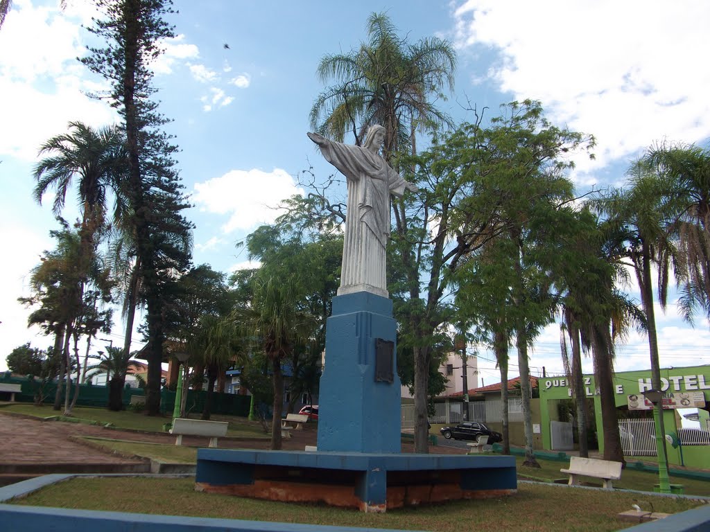 Cristo Redentor na Praça Brasil by gianemelo