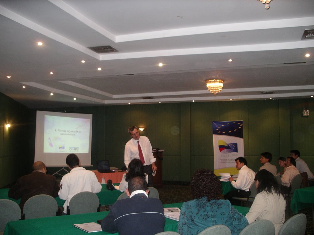 SEMINARIO EN AMBATO by Arturo Gómez Quijano