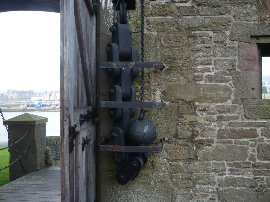 Broughty Castle, Broughty Ferry, Angus, Scotland. by HazelAgnes