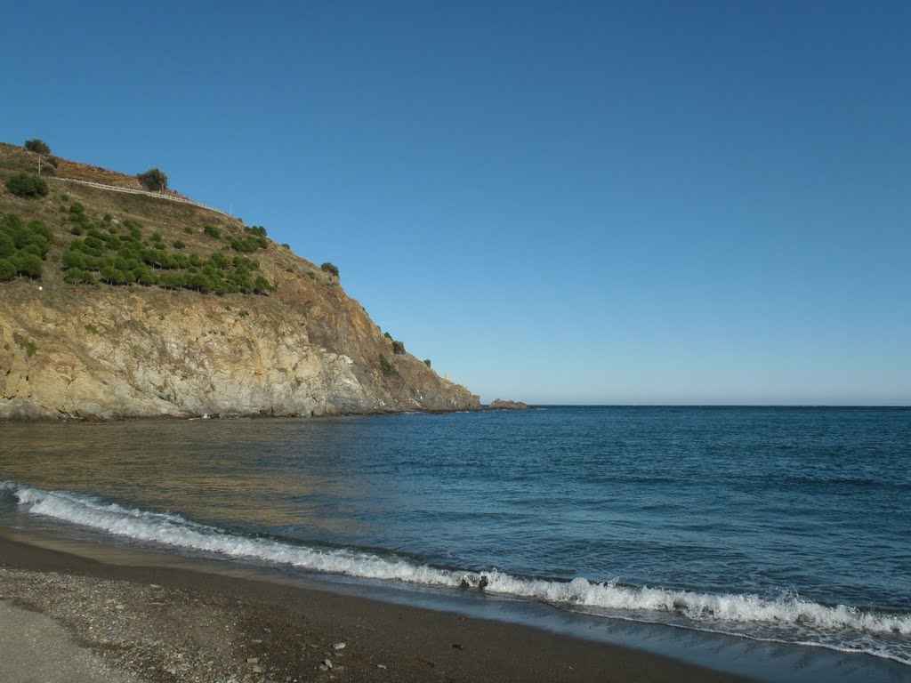 Plage de Peyrefitte by Pierre M.