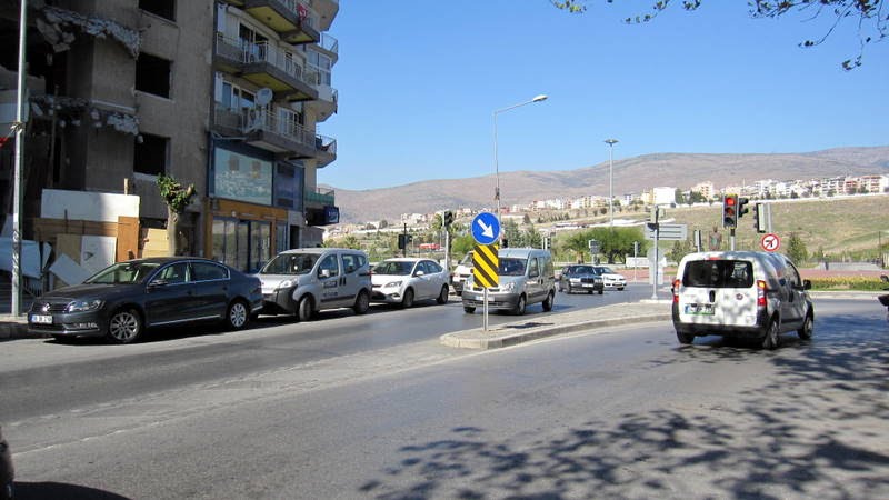 Gediz caddesi kavşağı by Osman Ünlü