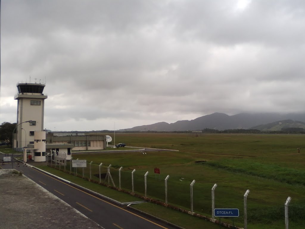 Torre do Aeroporto by Alexandre Barros#