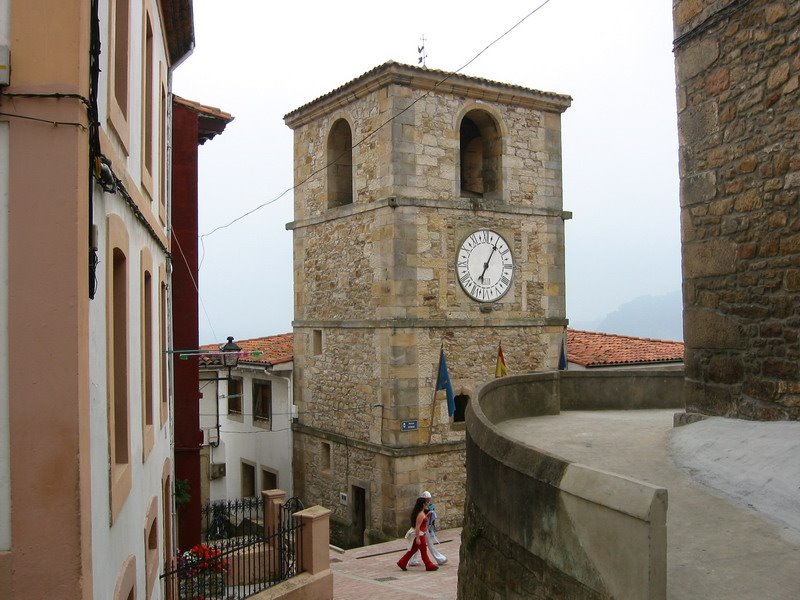 Lastres, torre del reloj by magoncan