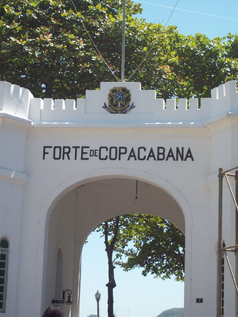 Forte de Copacabana by Lidia Machado Pereira