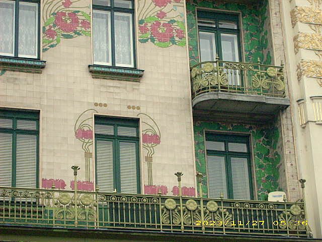 Majolikahaus von Otto Wagner by Bernie